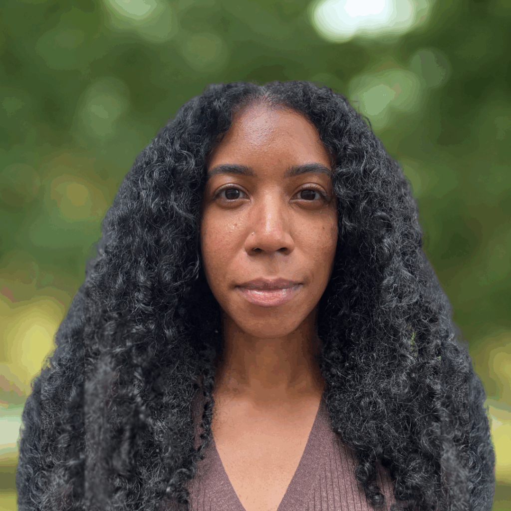 Roxana Lopez-Calderon, Julissa